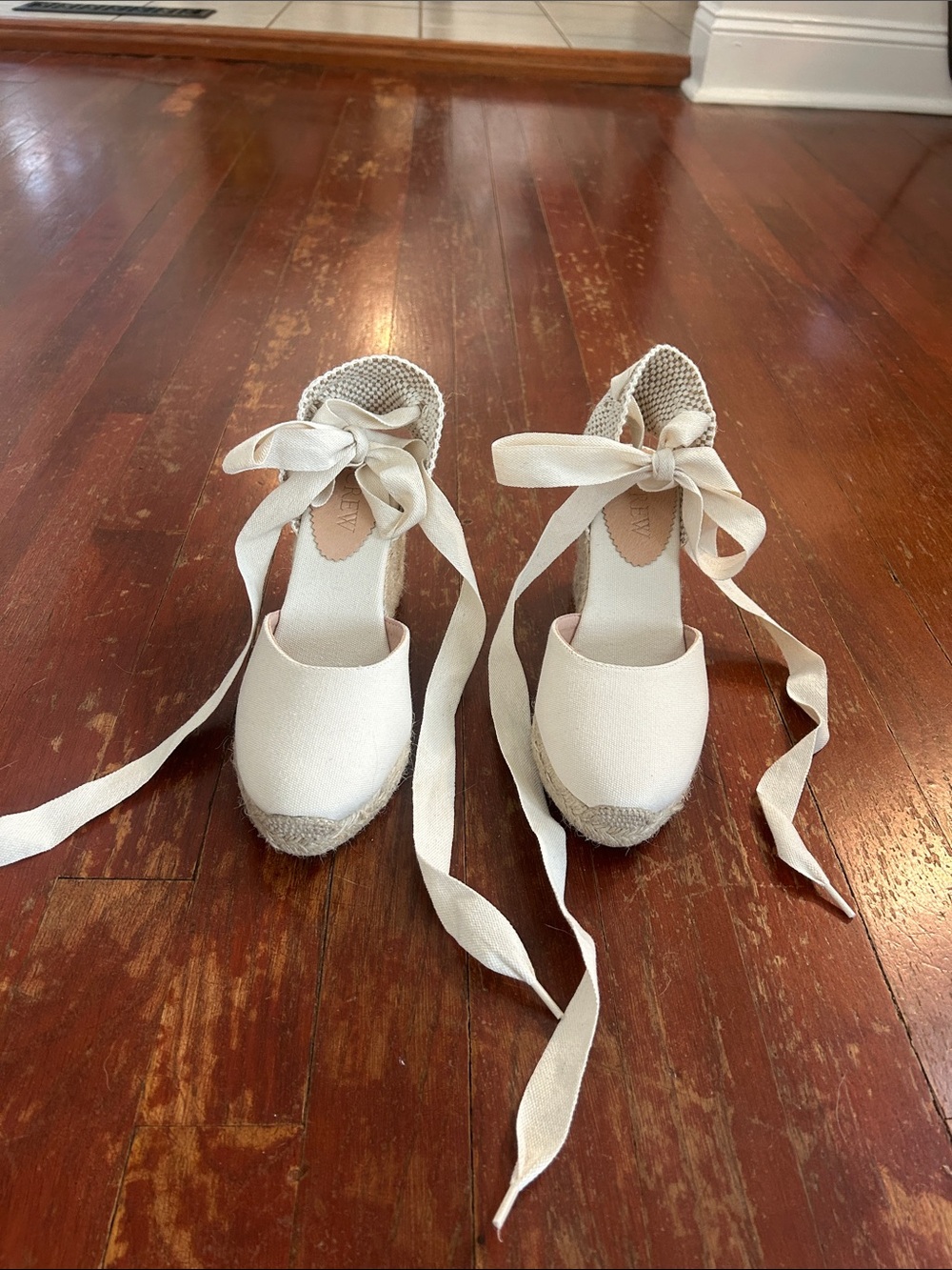 J Crew Lace-Up Espadrille Wedge Heels in Ivory 8.5 NEVER WORN